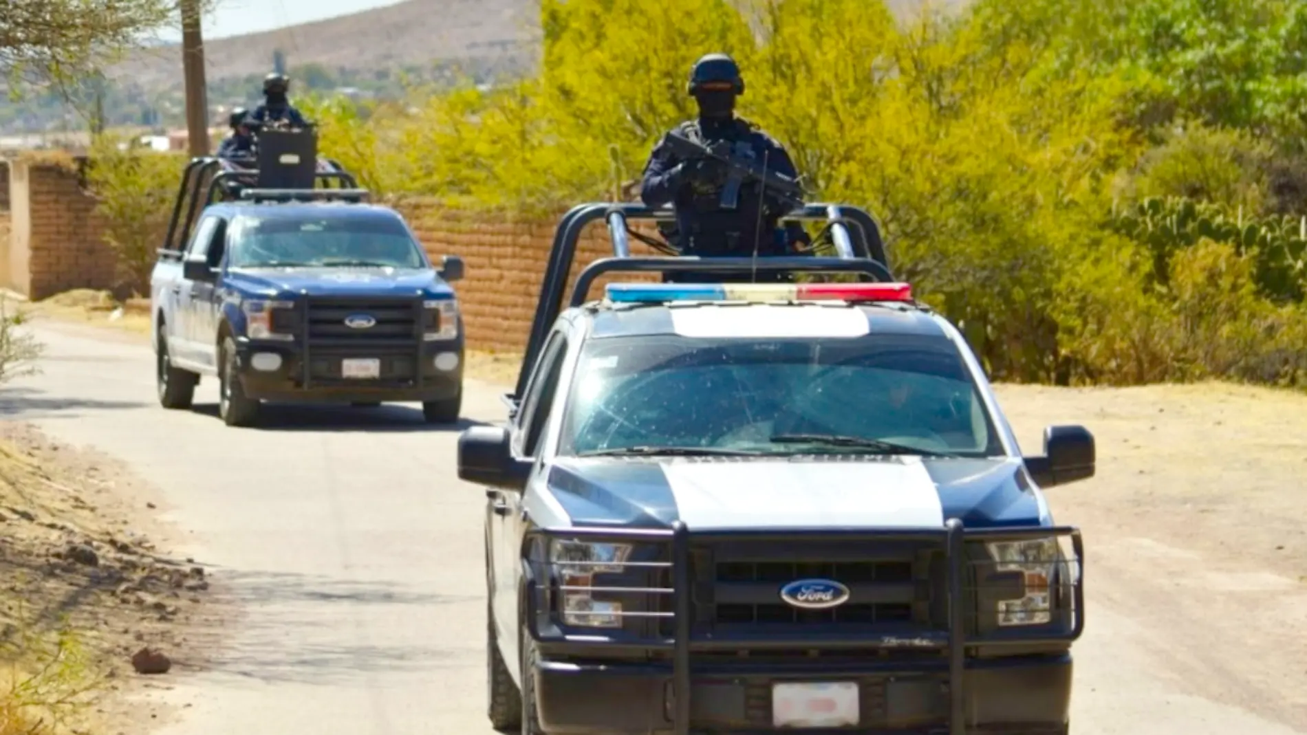 Elementos de la Policía Estatal en recorridos de seguridad